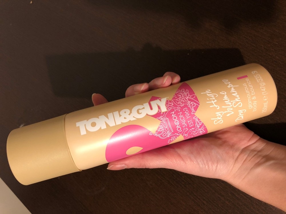 Suchý šampon TONI&GUY Suchý šampon Glamour High Volume